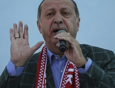 Ο Ρ. Τ. Ερντογάν και τα καρό σακάκια (φωτό)